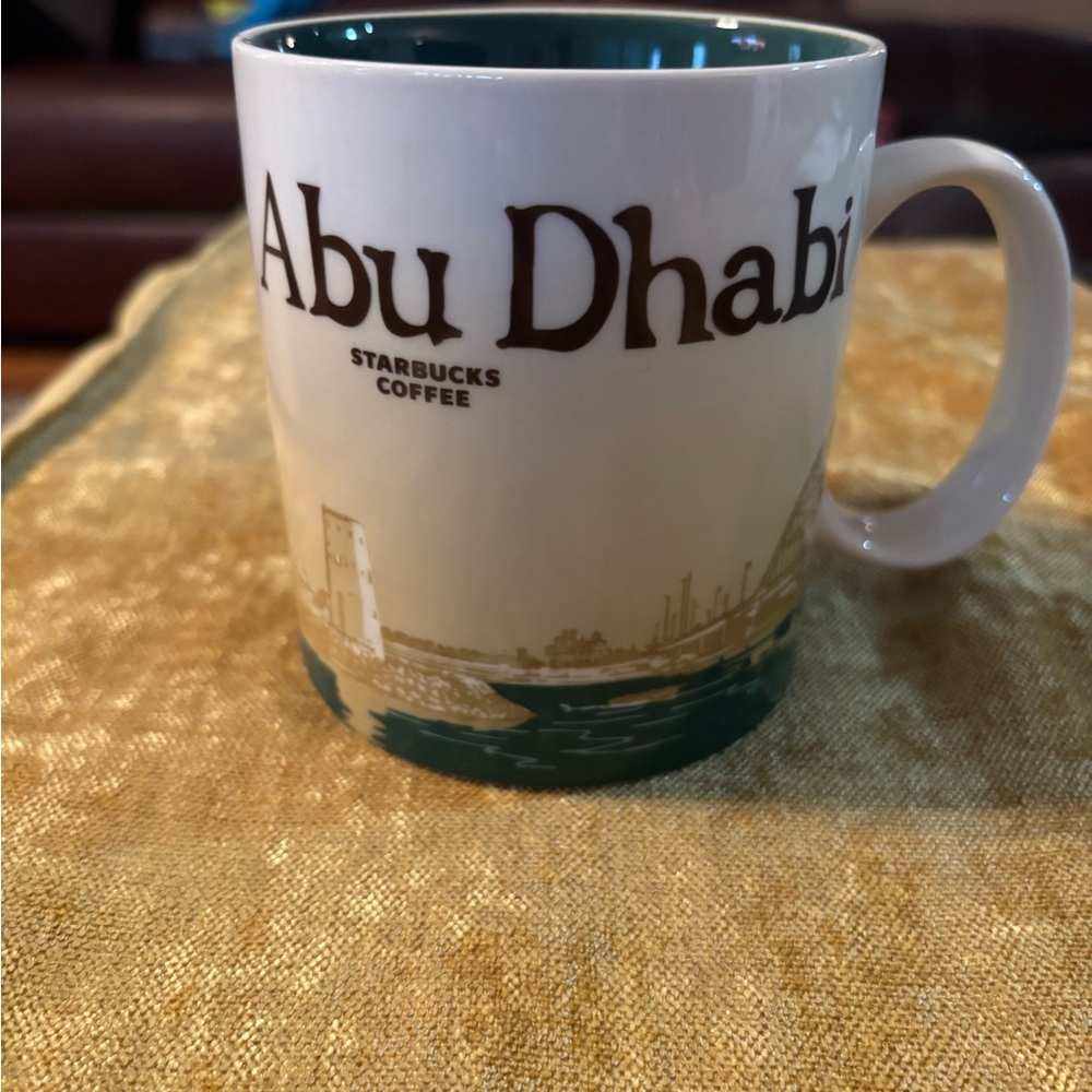 Starbucks Cream and Green Coffee Mug Kitchen Essential